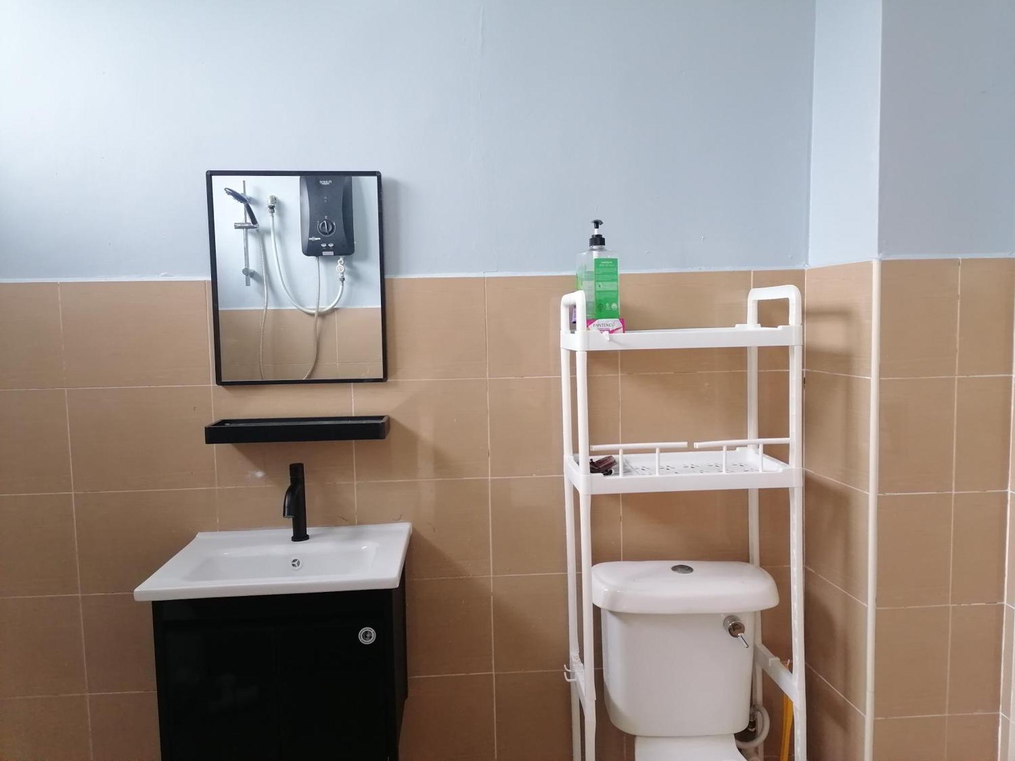 Dkamar Homestay At Desaru, Fully Aircond, Wifi, Coway, Street View 4 Min To Desaru Beach Kangkar Chemaran Dış mekan fotoğraf